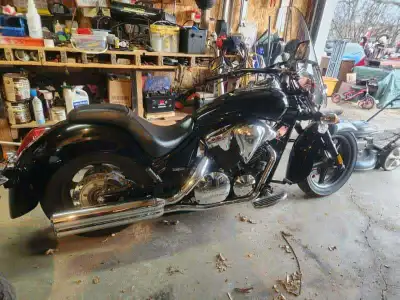 POSTING FOR A FRIEND 2013 Honda Stateline BLACK ABS Floorboards original pogs included Switchblade w...