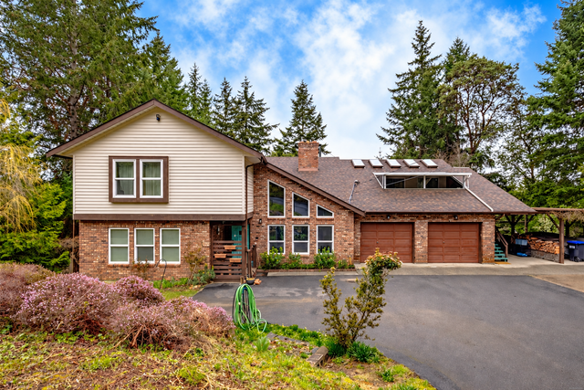 5-Bedroom Home on 5 Private Acres