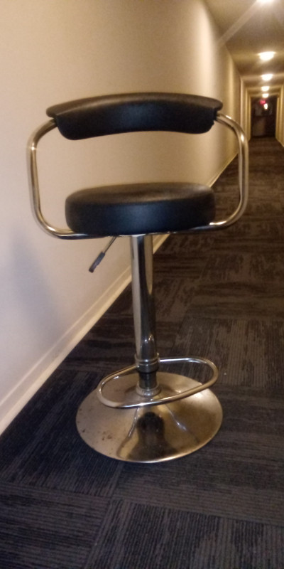 Bar Stool For Sale in Chairs & Recliners in Renfrew