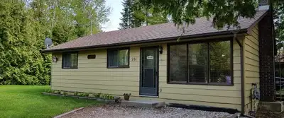 This classic 3-bedroom cottage is located at 281 Cole Blvd within the South Street subdivision of So...