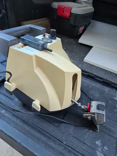 This braking system is in very good shape and ready for use. The only thing missing is the wireless...