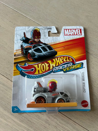 Captain Marvel (Marvel) 2023 Hot Wheels Racer Verse Mix B