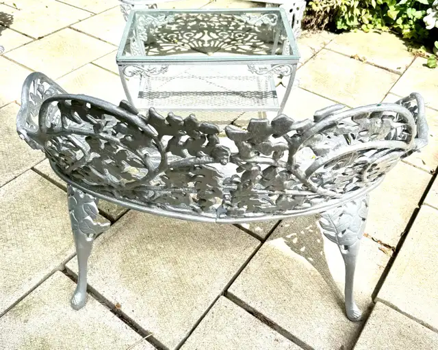 Cast Iron Oak Leaf Motif Bench & Glass Garden Patio/Cafe  in Patio & Garden Furniture in Norfolk County - Image 5