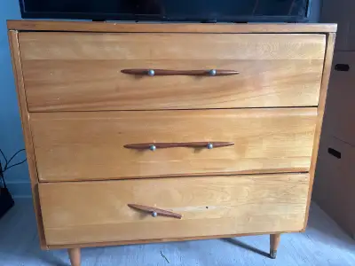 Commode vintage SEULEMENT 99$, View more