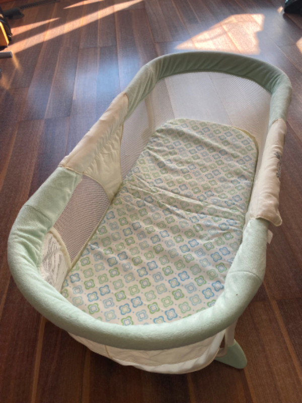 Baby bassinet in Other in Thunder Bay - Image 2