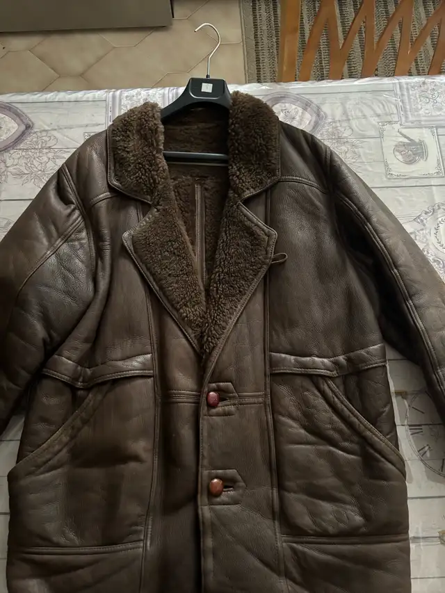 Brown Shearling Leather Jacket by Elephant Flying. in Men's in City of Montréal - Image 2