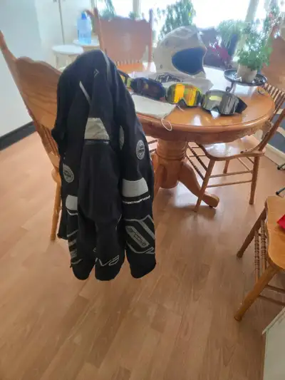 Arctiva jacket barely worn..and the pics say the rest. 1000 bucks worth if high end gear 500 obo