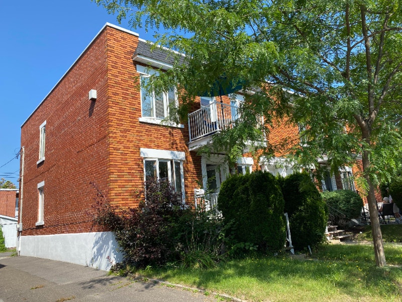 Grand et propre 4 1/2 au 2e d'un duplex dans Verdun Ouest Locations