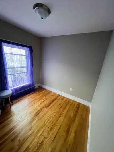 Room for rent. Furnished. All inclusive. Centre Town. Close to bus routes and downtown shopping. Qui...