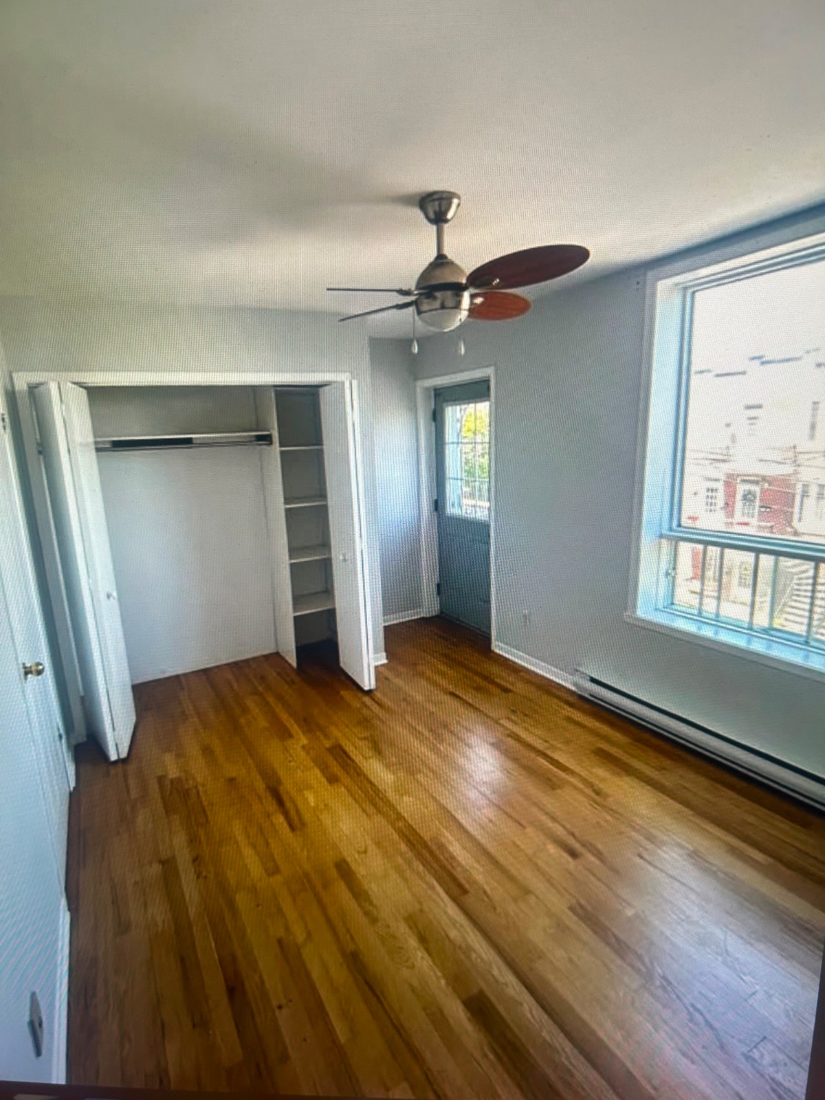 Superbe 4 1/2 Rosemont **RABAIS $500 pour septembre ** — photo 1