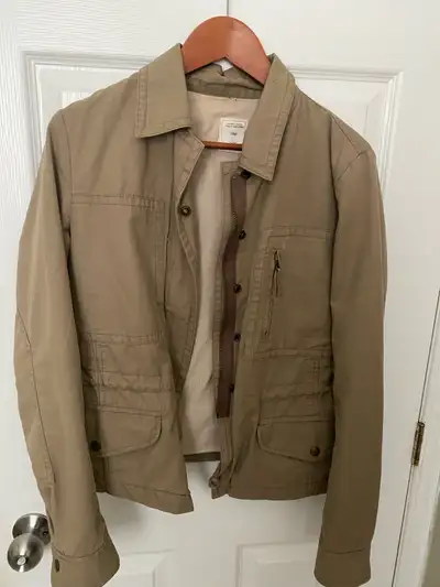  Women’s jacket from the gap size small perfect for now, View more