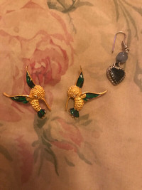 Hummingbird earrings&necklace pendant!Really nice!Asking$40