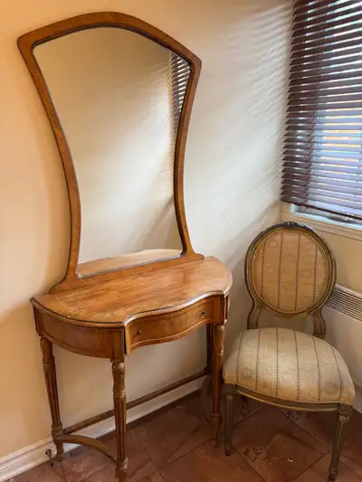 Meubles et accessoires de décoration divers, View more
