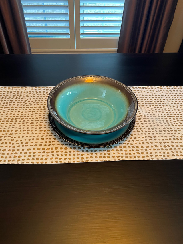 Stoneware plate and bowl set  in Kitchen & Dining Wares in Markham / York Region - Image 2