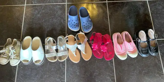 Different Girl Sandals and Shoes  (Size 8-9-10) in Kids & Youth in Markham / York Region - Image 2