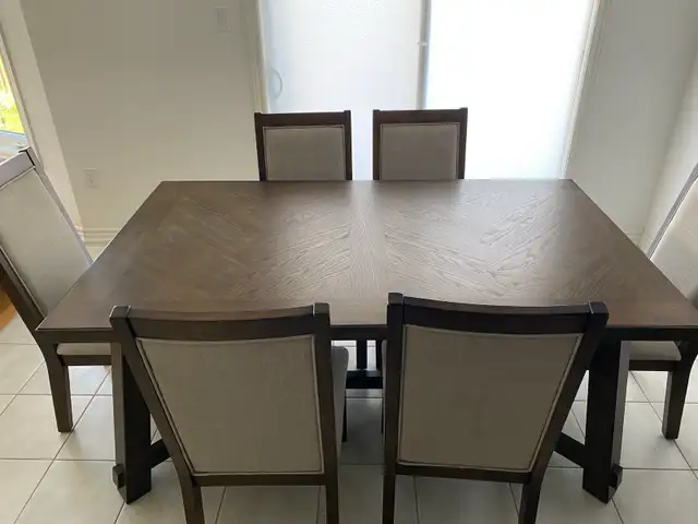 Dining Room Table and 6 Chairs in Dining Tables & Sets in Hamilton - Image 4