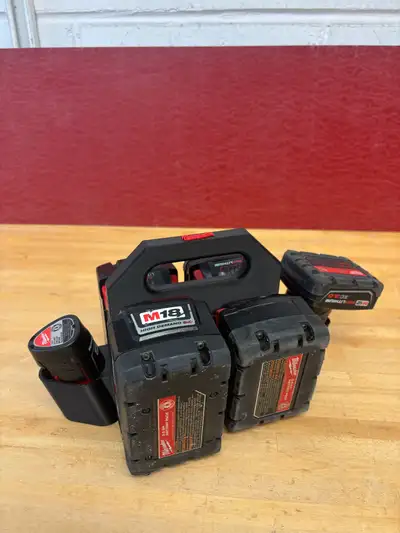 Battery Caddy for Milwaukee Combo – holds 4xM18 and 2xM12 Bat, View more
