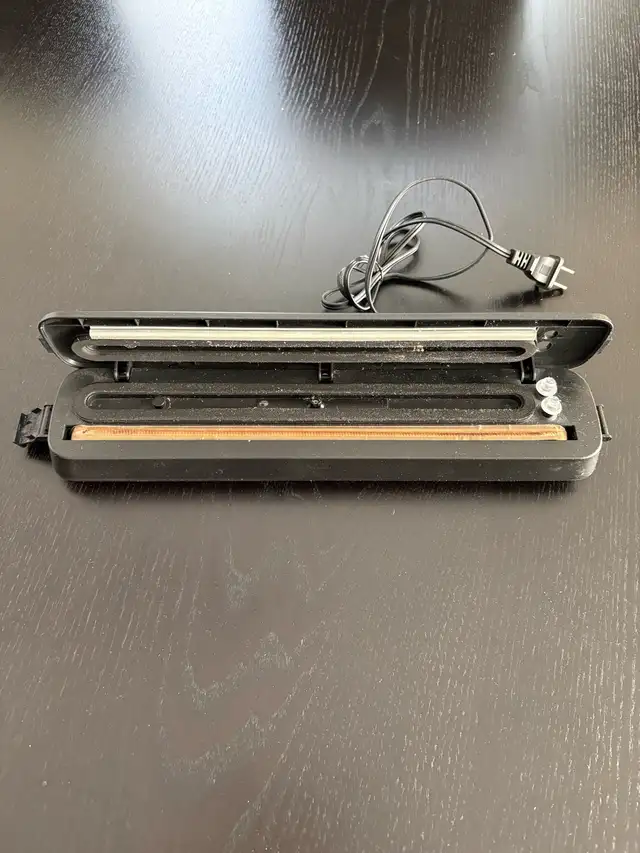 Vacuum Sealer in Other in Laval / North Shore - Image 4