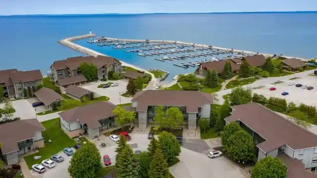 Short term rental at Lighthouse Point in Collingwood in Ontario in Canada - Image 3