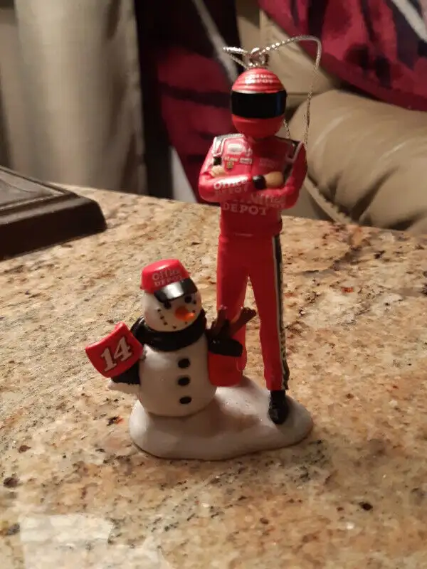 ~ $25.00 ~ RARE~ Stewart - Haas #14 Nascar Christmas Ornament in Arts & Collectibles in St. Catharines - Image 5