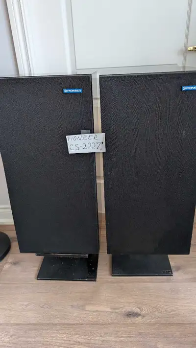 Selling a nice pair Pioneer CS222Z 2 ways speakers with around 9" woofers. Woofers & tweeters in per...