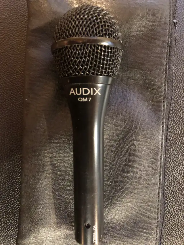 Ibanez SR-900 Bass Guitar in Guitars in Peterborough - Image 4