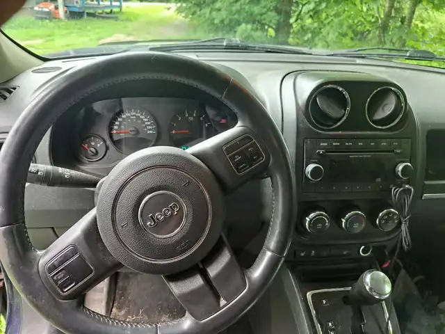 Jeep Patriot 2012 à vendre POUR LES PIÈCES in Auto Body Parts in Rimouski / Bas-St-Laurent - Image 3