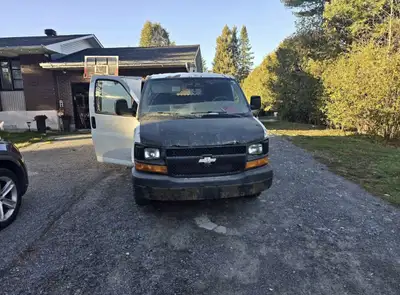 2009 express New transmission 2025 Engine running great Reason for sealing ..I have 2 work cars Read...