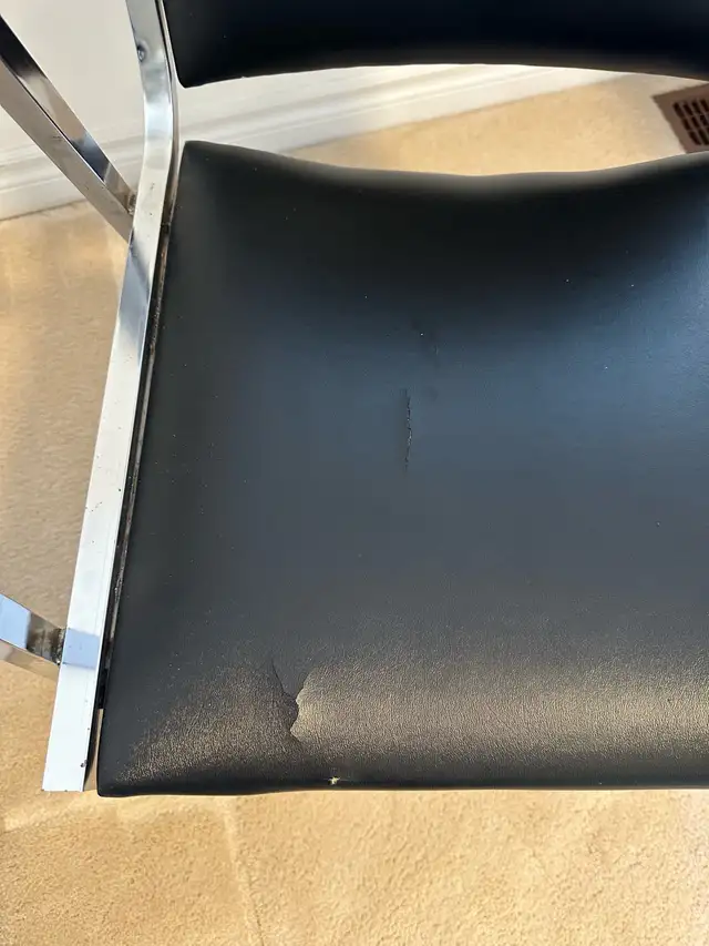 Office Chair in Chairs & Recliners in Markham / York Region - Image 4