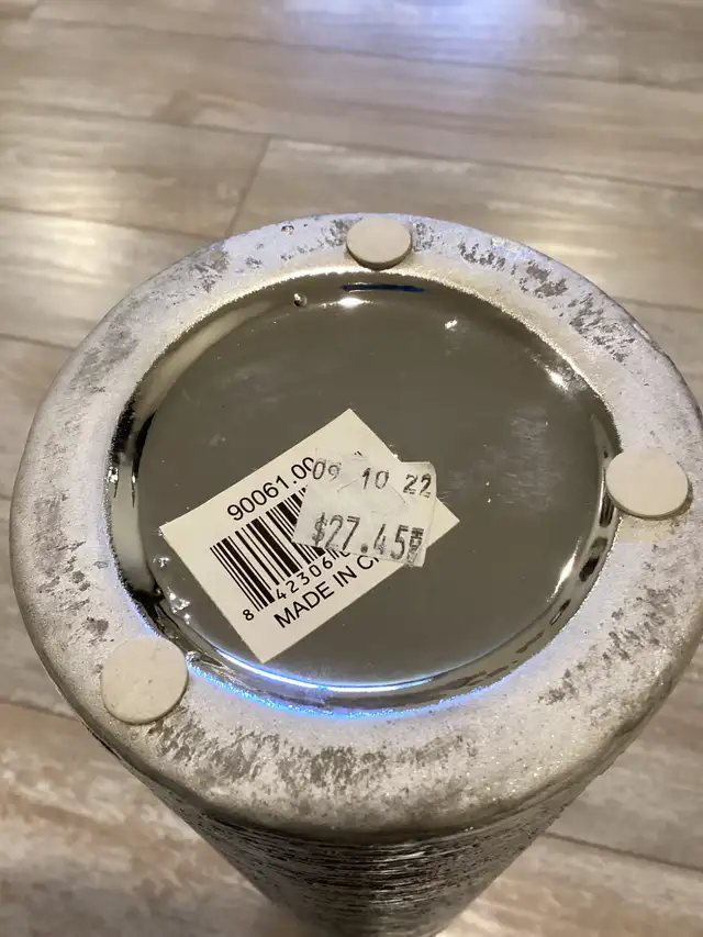 Silver Vase in Home Décor & Accents in Saskatoon - Image 6