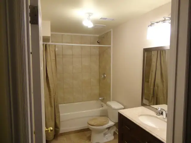 A Cozy Living Studio With Utilities & Parking Included in Long Term Rentals in Ottawa - Image 6