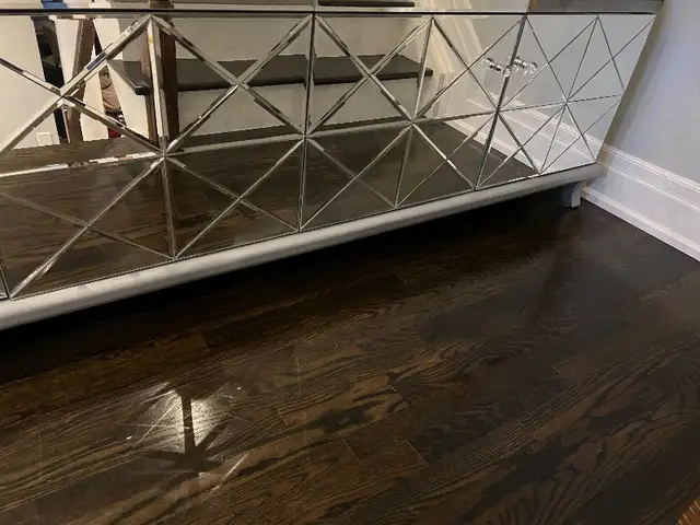 Elegant mirrored credenza cabinet in Hutches & Display Cabinets in Ottawa - Image 5