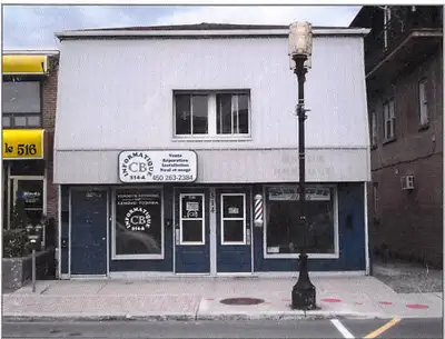 Great opportunity to establish or grow your business in a well-located commercial unit at 514-A Rue...