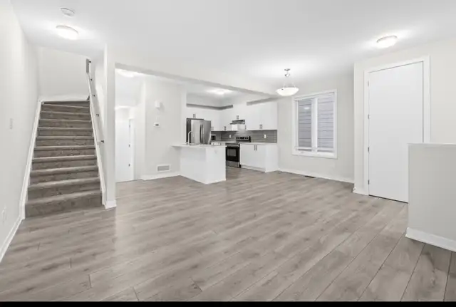 Beautiful Rooms for Rent in Barrhaven , Utilities Included in Room Rentals & Roommates in Ottawa - Image 5