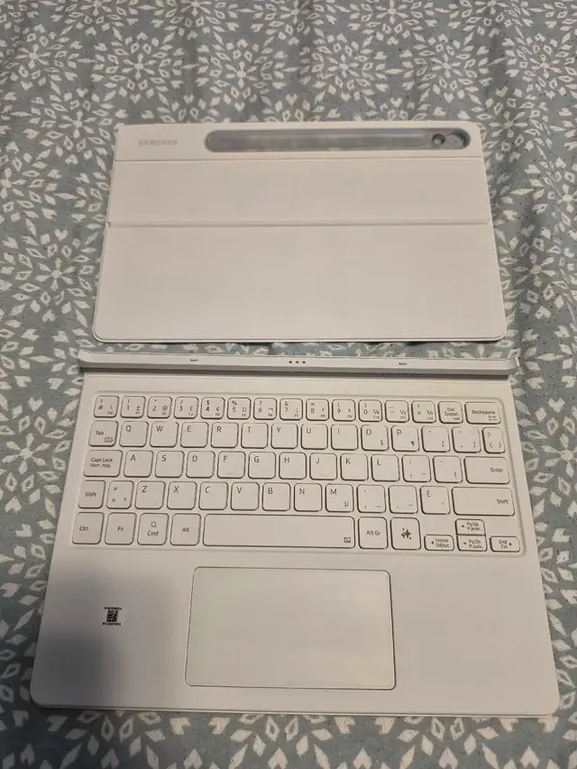 Samsung Keyboard Case for Galaxy Tab S10 FE/S10 Lite/S9/S9FE in iPad & Tablet Accessories in City of Toronto - Image 4