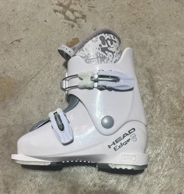 Kids Skis Boots, Size 19 in Ski in Oshawa / Durham Region
