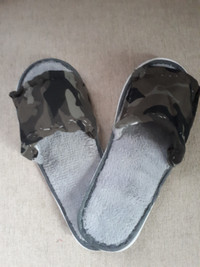 Camo print soft slippers