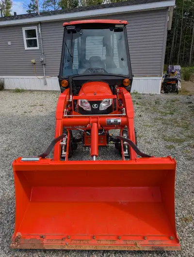 Kubota BX2380 Specifications Engine: Kubota D902, 3-cylinder, liquid-cooled diesel, 54.8 cu in (898...