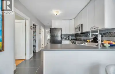 2 bed, 2 bath house. Entire house. Located in Killarney. Entire yard available. Back deck. Updated k...
