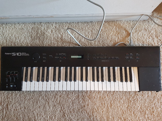 Roland S-10 for parts or repair keyboard | Pianos & Keyboards | Calgary |  Kijiji