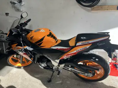 used Delkevic 14" carbon fibre performance muffler, designed specifically for the Honda CBR250R (201...