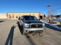 2007 5.7l v8 Toyota Tundra SR5 Double cab, 6,5’ bed with canopy