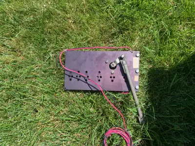 This pre-owned 12V wiper motor is ready for your project and is in good working condition. It featur...