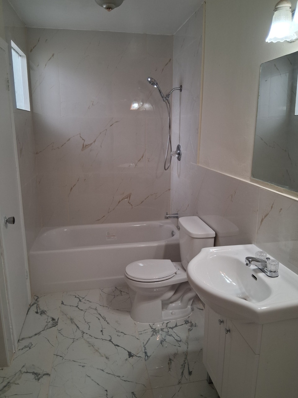 5 1/2 Apartment 2