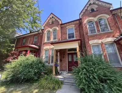 Sweet spacious and well lit room for rent in this adorable brick house in the downtown area of Kings...