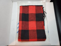 Wander Agio kid's scarf red & black brand new / foulard enfant