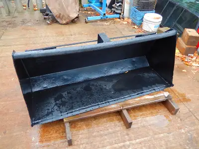 For sale a 47 inch bucket for ASV RC30 RT25 or RT40. This should also fit Terex PT30 and R070T (this...