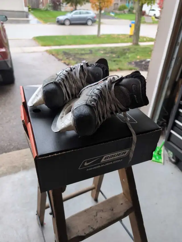 Youth hockey skates  in Hockey in Kitchener / Waterloo - Image 4