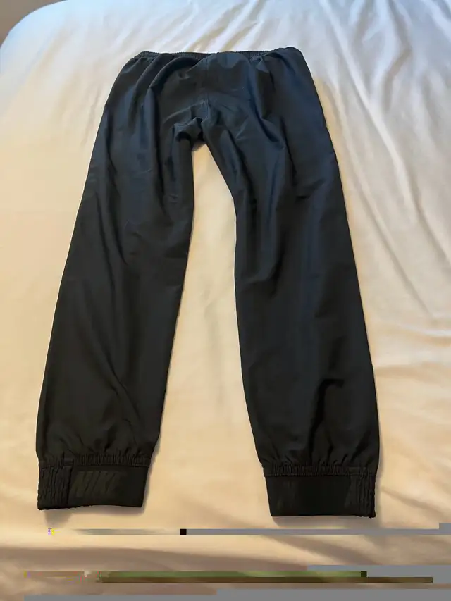 Nike Jogger Pants- size Small in Women's - Bottoms in Barrie - Image 3