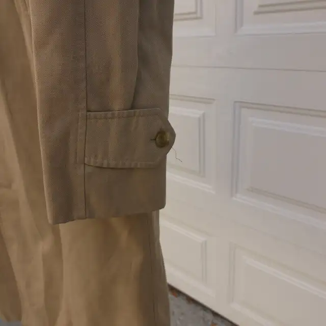 Burberrys Mens Trench Coat Beige Size Small in Men's in City of Toronto - Image 4